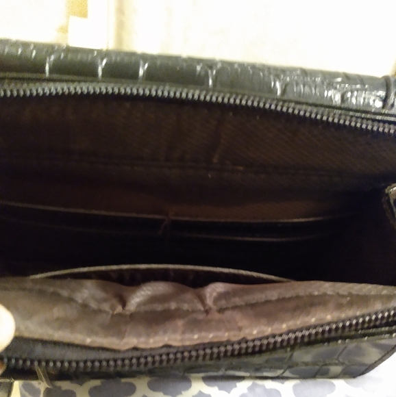 🖤 M.C. BLACK BEAUTIFUL Faux CROC EMBOSSED PURSE with SILVER HEART HARDWARE.🖤 - Picture 5 of 6